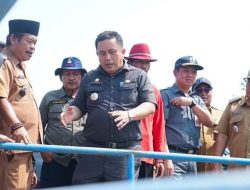 Pj Bupati Kab Bekasi Dedi Supriyadi Tinjau Kali Cilemahabang Yang Tertinggi Tingkat Pencemarannya